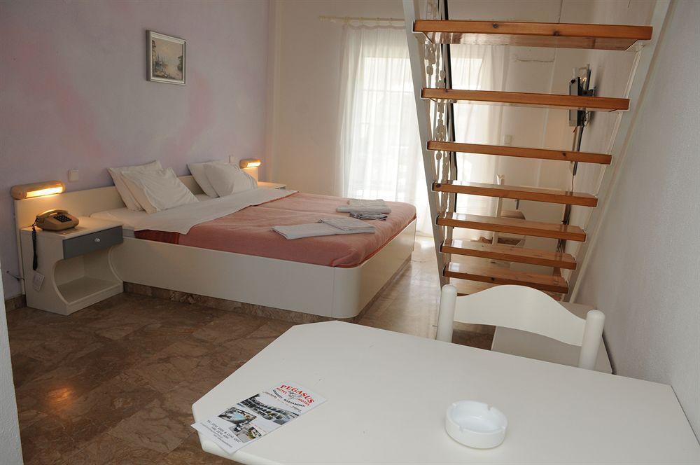 Pegasus Hotel Ханиоти Екстериор снимка