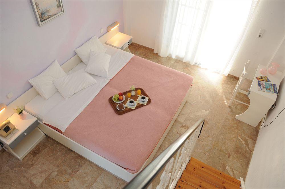 Pegasus Hotel Ханиоти Екстериор снимка
